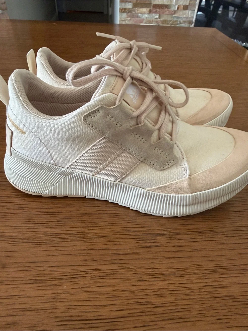 Sorel Women’s Out-N-About  Low Top Waterproof Sneakers Size 8